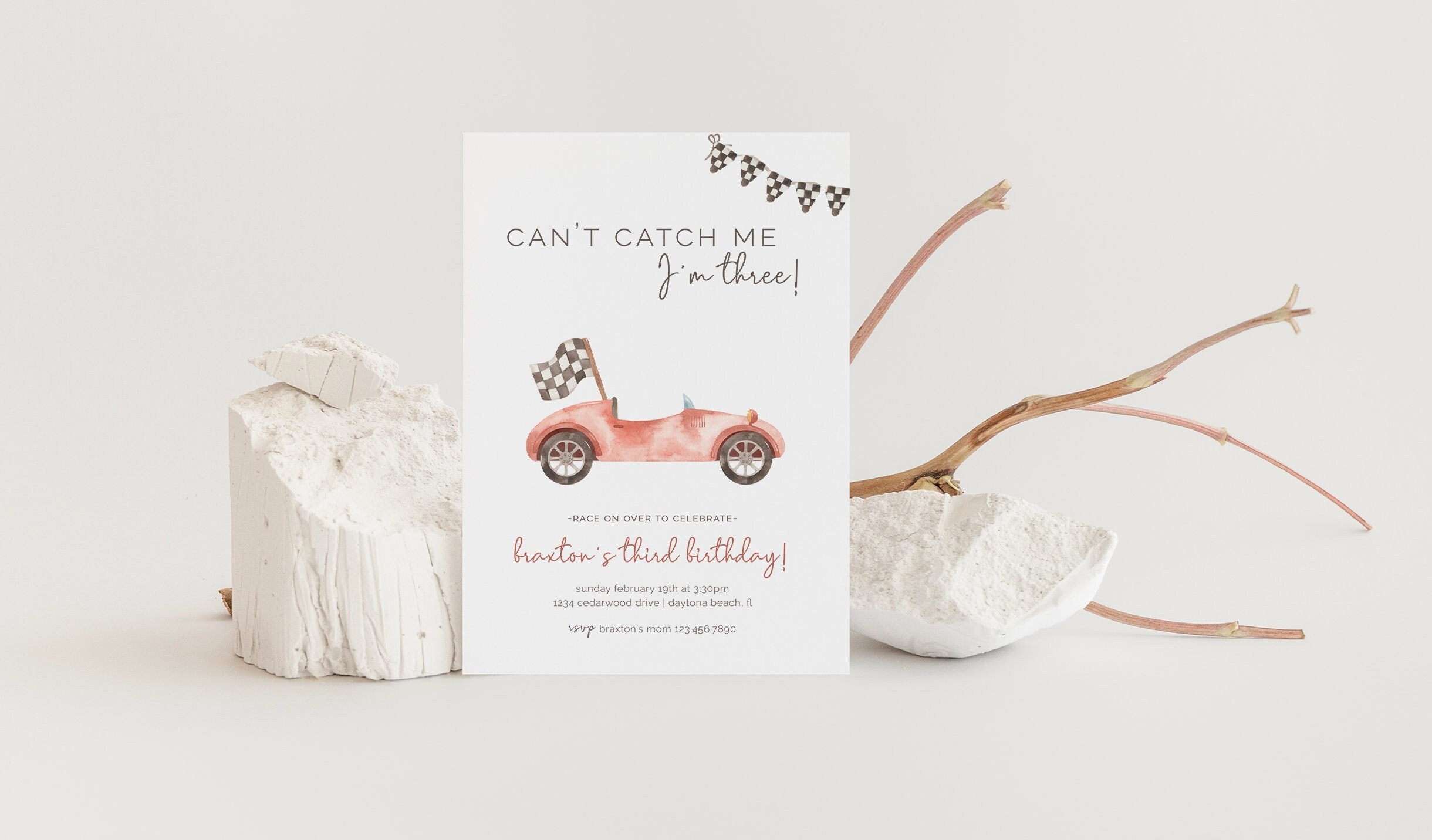 Can't Catch Me I'm Three Birthday Invitation, Modèle modifiable, vintage Race Car Party, Racing Cars, Turning 3, LP21-040