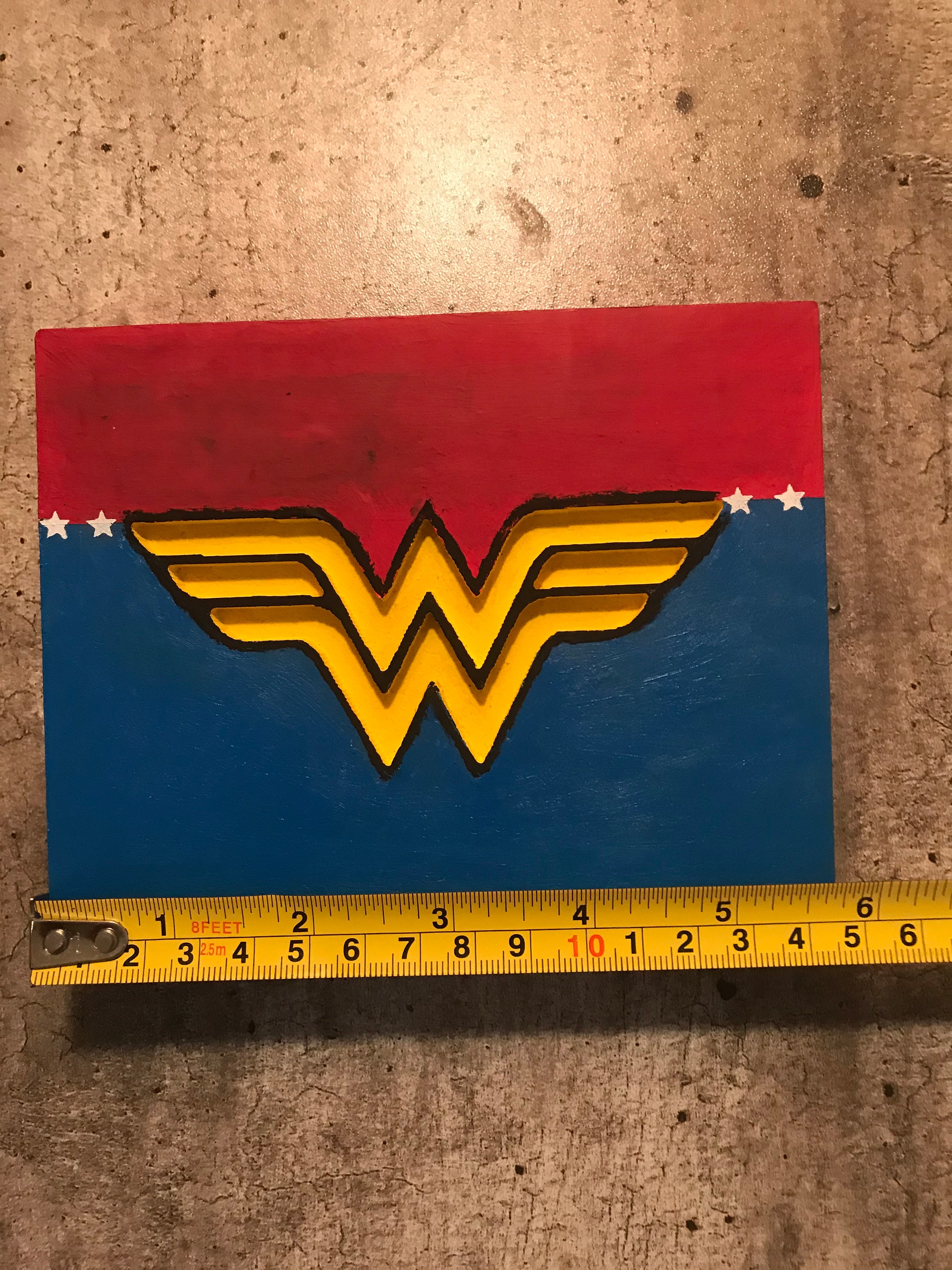 Símbolo de la Mujer Maravilla / Letrero tallado en madera / Arte mural  pintado a mano - Etsy México, image size:2250x3000