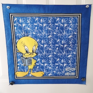 1997 Tweety Bird Looney Tunes Bandana, Vintage Nostalgia Personajes de dibujos animados Warner Bros Bandaroos Head Bufanda Wrap Bugs Bunny