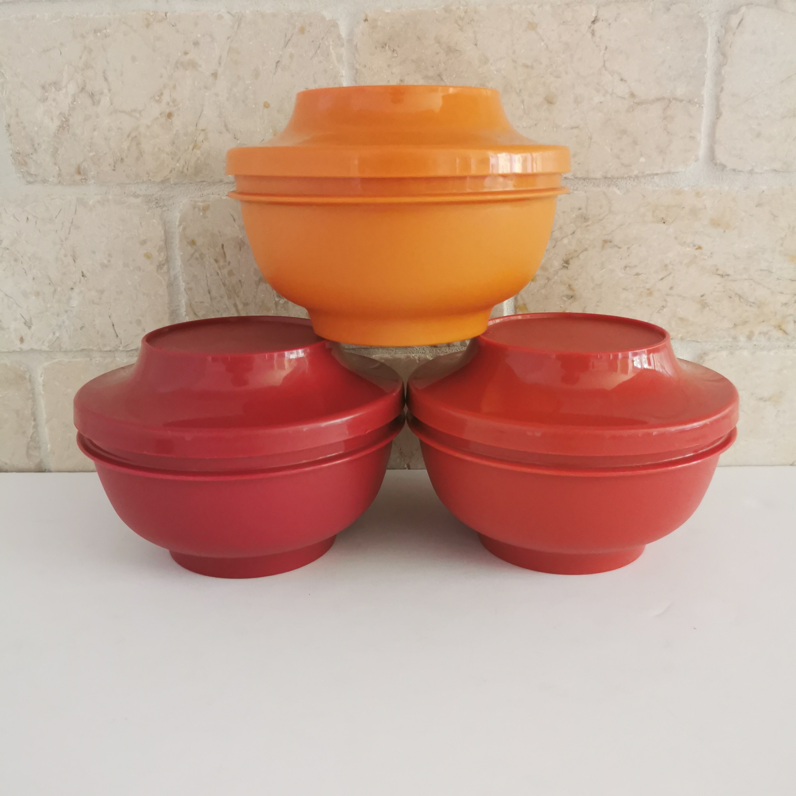 Set Of 3 Tupperware 3673A Red Sparkles Storage Bowls 2541D Lids 3 Cup 700  ml New
