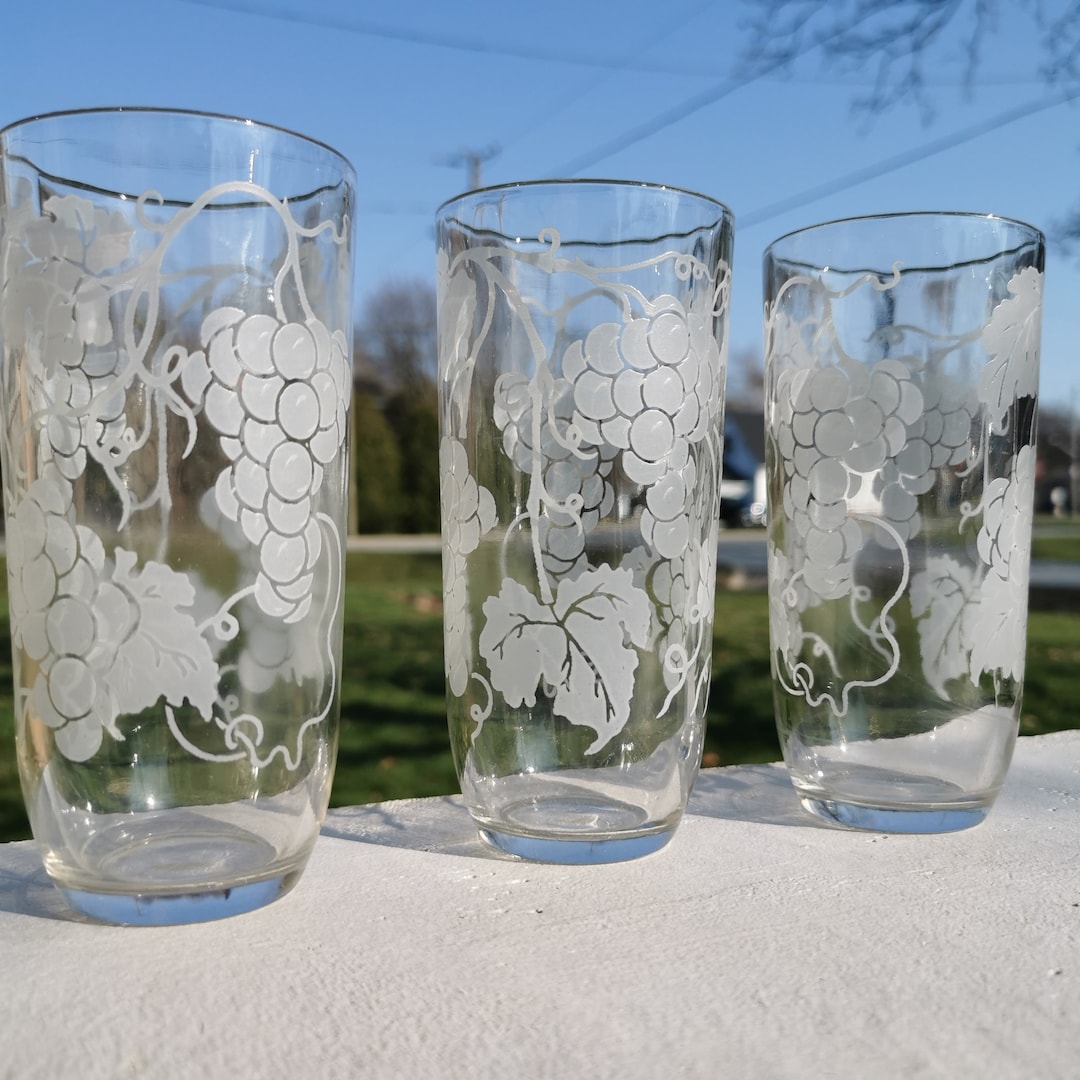 Set of 3 Vintage Etched Glass Tumblers With Grapes Leaves Vines, Drinking Glasses Retro Juice