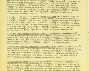 Annuncio pubblicitario vintage del 1983 di Hughes Aircraft Science/Scope per VHSIC, comunicazioni satellitari, AMRAAM, chip, elettronica industriale e tecnologia militare.