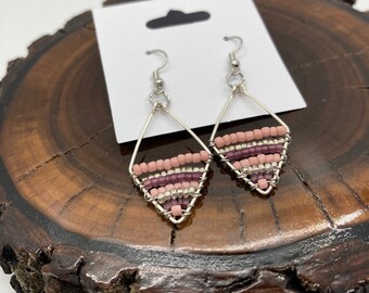 Delicaat roze - kleine diamanten oorbellen - handgemaakte sieraden met kralen