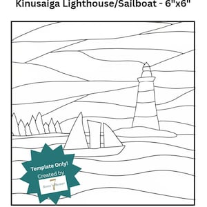Puede incluir: Una plantilla Kinusaiga Lighthouse/Sailboat en blanco y negro que mide 15,24 cm por 15,24 cm. El dibujo lineal muestra un faro, un velero y líneas onduladas para el agua y el cielo. Una insignia en forma de estrella color verde azulado dice Template Only! Created by Seven's Bazaar.