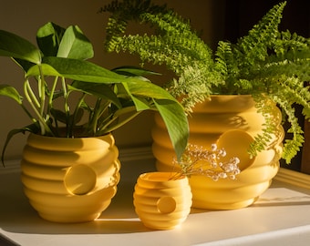 Beehive Planter - 3D Printed Yellow Spring Bee Flowerpot with Drainage