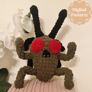 Lethal Company Inspired Hoarding Bug Crochet Pattern (Digital Only)