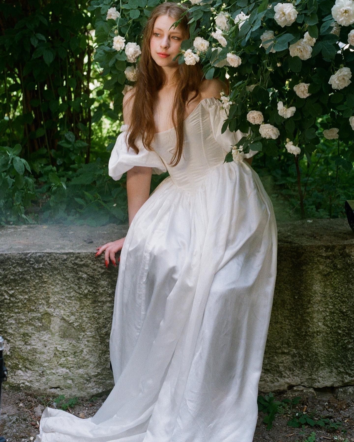 Corset and skirt, puff sleeves dress, wedding silk dress