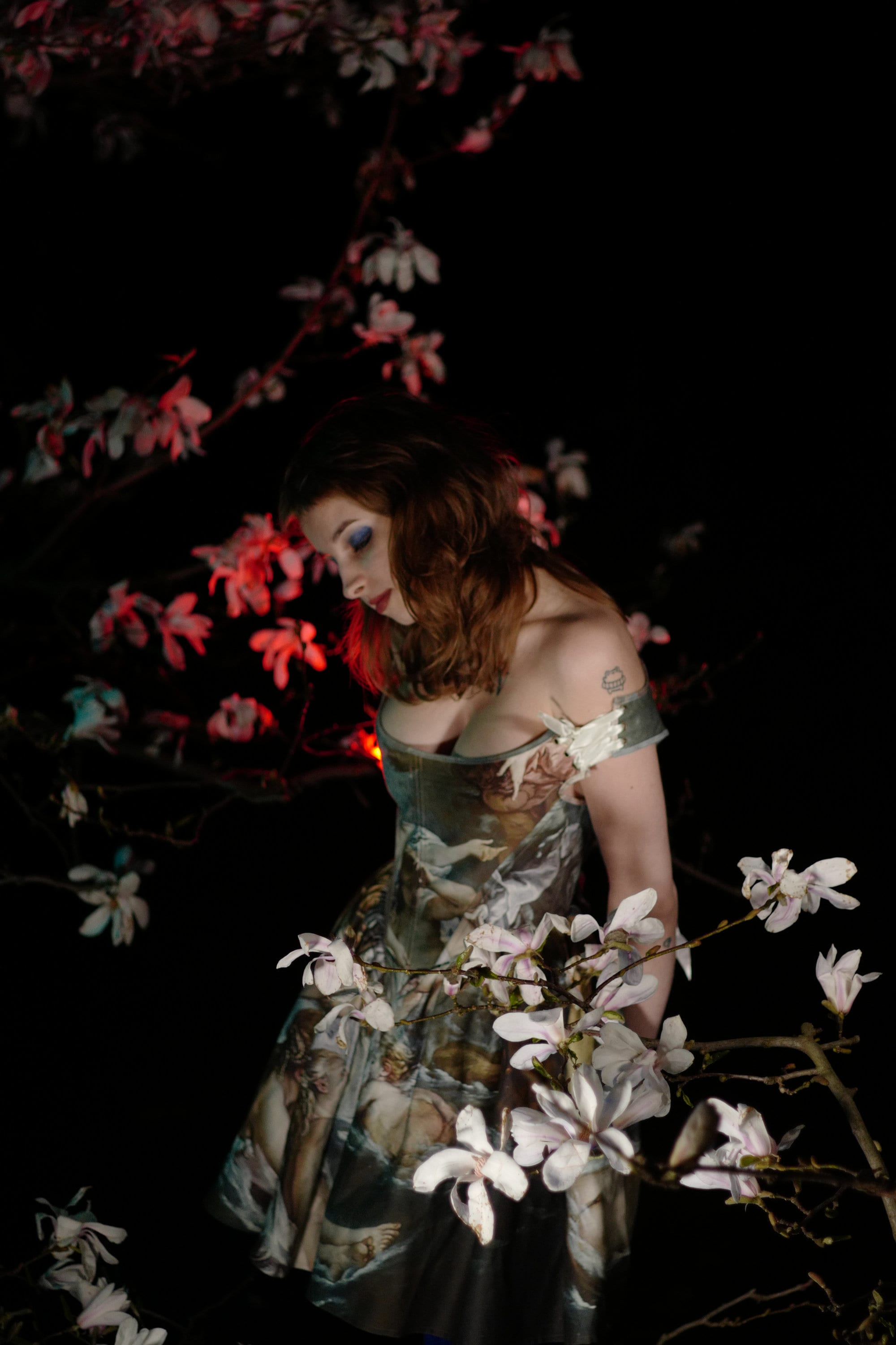 Schilderij vrouw jurk Nederland