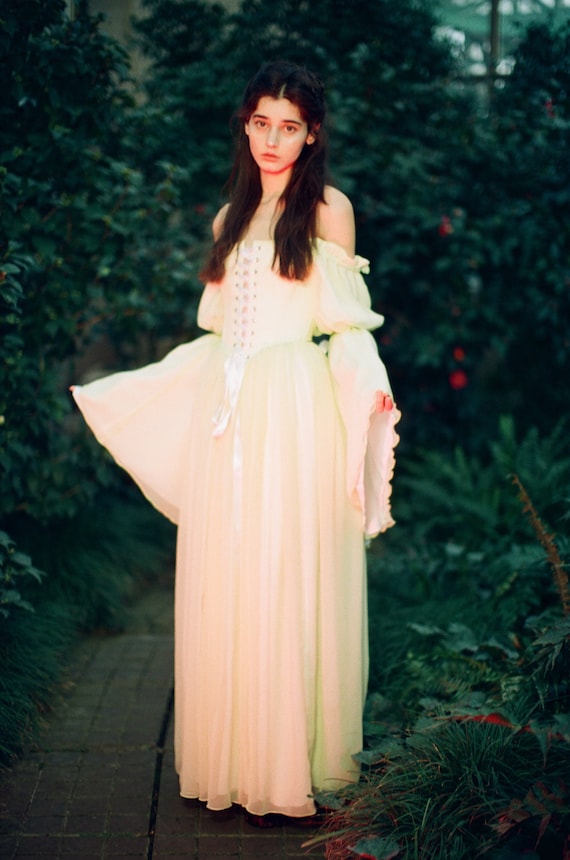 yellow sparkly prom dress Rhinestones Sleeveless Yellow Tulle Trumpet Long Train Prom Dress