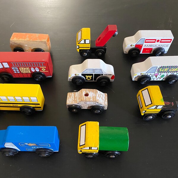 Lot of 11 unbranded wooden cars