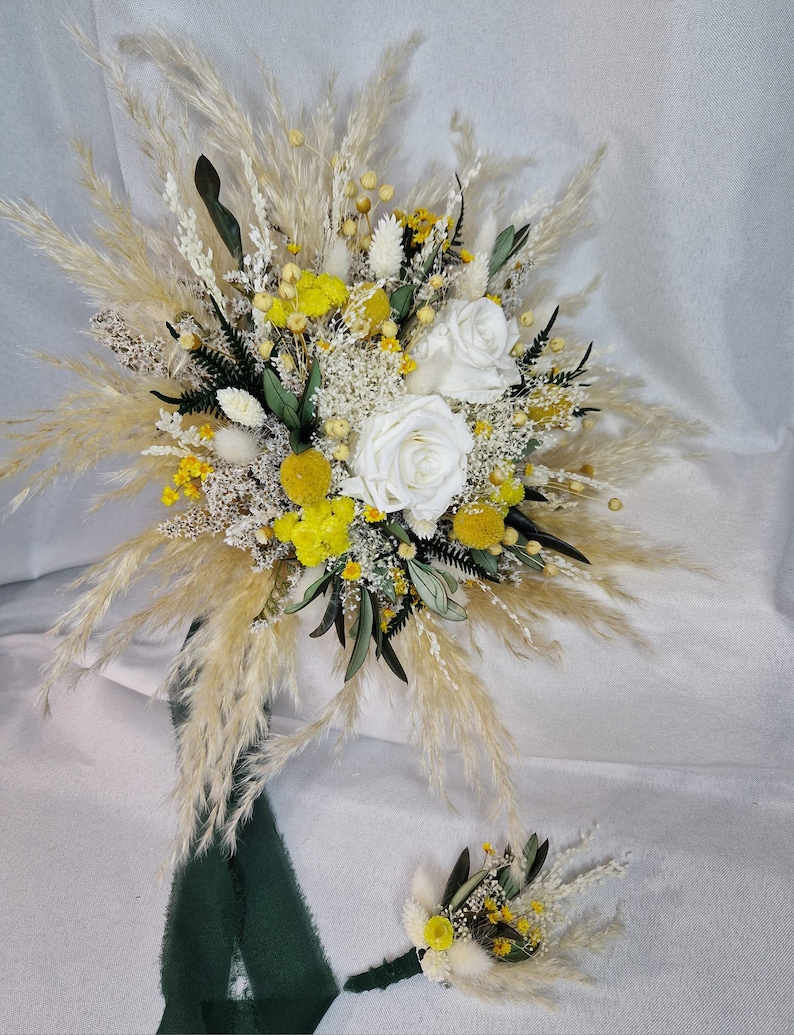 Brautstrauß ''Soomer Love'' Gelb Weis Olive ewige Rosen Bohostrauß Pampasgras Trockenblumenstrauß Boho Strauß Trockenblumen Strand Hochzeit Bild 7