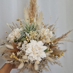 Brautstrauß Weiß Beige Ivory Dahlien Bohostrauß Pampasgras Trockenblumenstrauß Boho Strauß Trockenblumen Sommer Hochzeit Bild 5