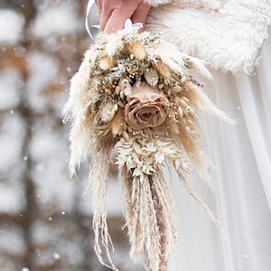 Kleiner Brautjungfern Strauß Brautstrauß ewige Rose Nude Bohostrauß Pampasgras Trockenblumenstrauß Boho Trockenblumen Standesamt Hochzeit Bild 4