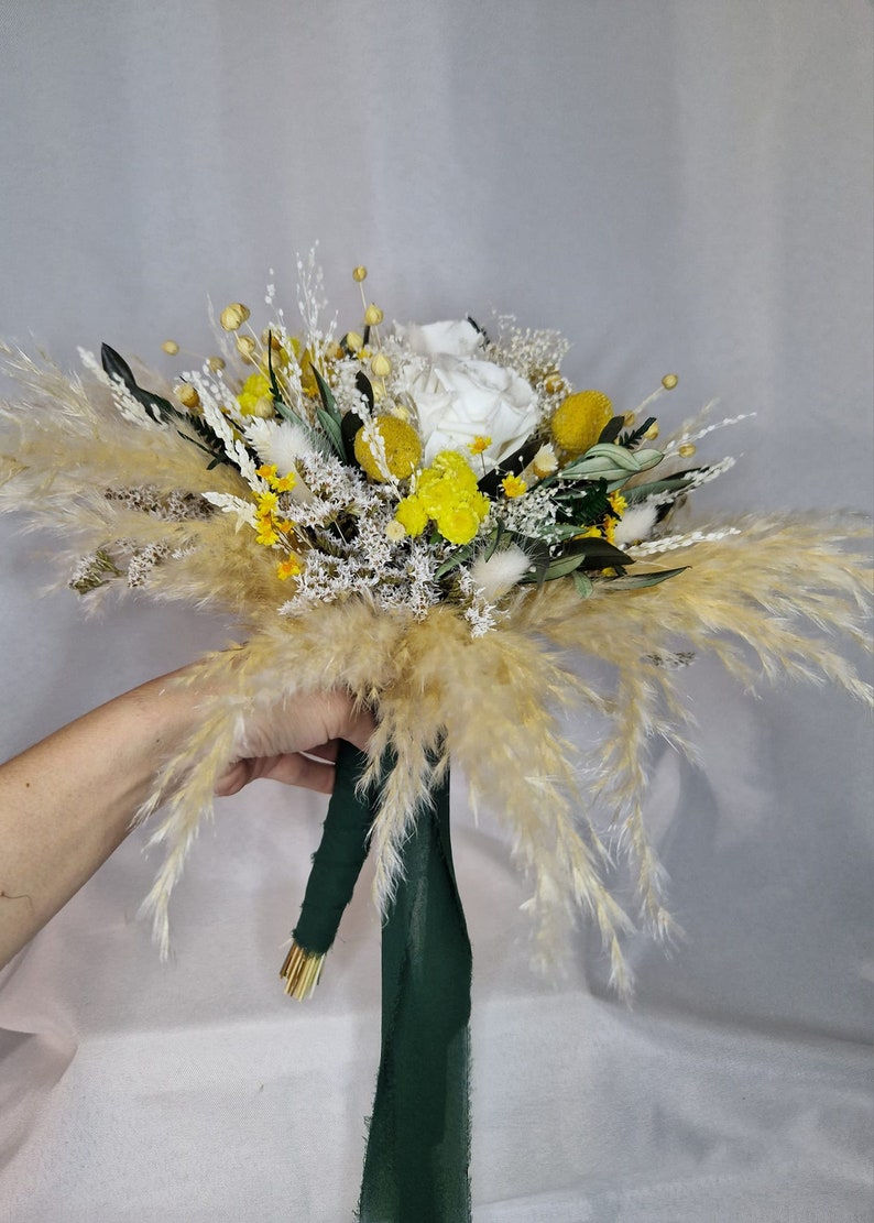 Brautstrauß ''Soomer Love'' Gelb Weis Olive ewige Rosen Bohostrauß Pampasgras Trockenblumenstrauß Boho Strauß Trockenblumen Strand Hochzeit Bild 6