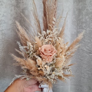 Kleiner Brautjungfern Strauß Brautstrauß ewige Rose Nude Bohostrauß Pampasgras Trockenblumenstrauß Boho Trockenblumen Standesamt Hochzeit Bild 5