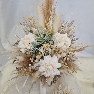 Brautstrauß Weiß Beige Ivory Dahlien Bohostrauß Pampasgras Trockenblumenstrauß Boho Strauß Trockenblumen Sommer Hochzeit Bild 1