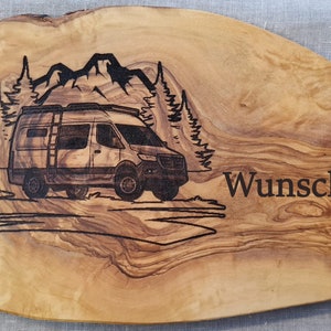 Olivenholz Jumper Auto Camping Schild Frühstücksbrett personalisiertes Brettchen Camper Wohnmobil Schneidebrett Geschenk Olivenholzbrett Bild 1