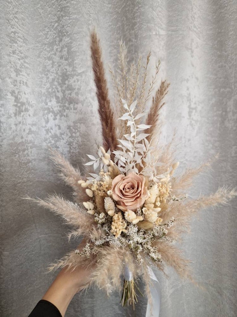 Kleiner Brautjungfern Strauß Brautstrauß ewige Rose Nude Bohostrauß Pampasgras Trockenblumenstrauß Boho Trockenblumen Standesamt Hochzeit Bild 1