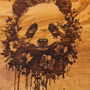 Panda Bear Geschenk personalisiert Text ,Name Olivenholz Frühstücksbrett Schneidebrett mit Gravur Holz Geburtstagsgeschenk Olivenholzbrett Bild 2