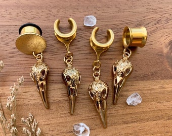 6g (4mm) - 1 3/16 (30mm) Gold Tone Raven Skull Hiders Drop Dangle Earrings Gauges/Earplugs Plugs