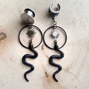 6g (4mm) - 1 3/16 (30mm) Silver and Black Snake Saddles Hiders Drop Dangle Earrings Gauges/Earplugs Plugs