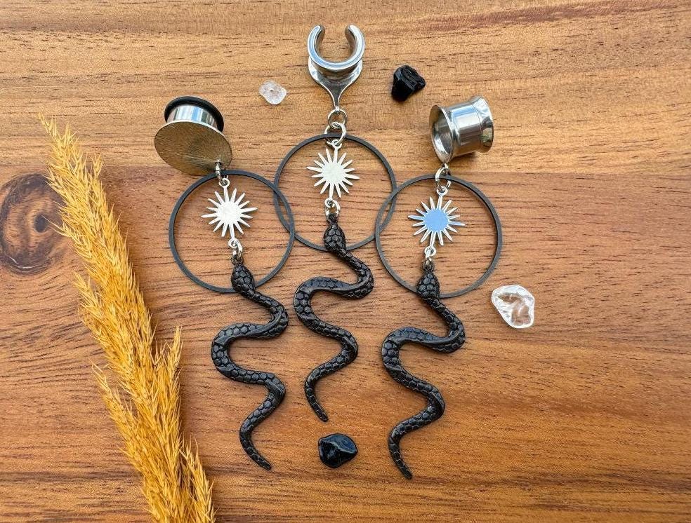 6g (4mm) - 1 3/16 (30mm) Silver and Black Snake Saddles Hiders Drop Dangle Earrings Gauges/Earplugs Plugs