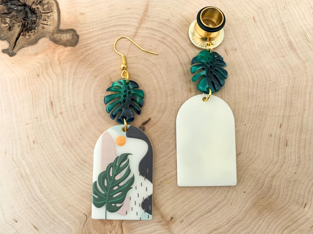 4g-1&#39; (25mm) Green Monstera Scene Lightweight Hoop Drop Dangle Earrings Gauges/Earplugs Hider Plugs