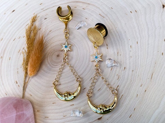 Lightweight hanging earrings deals