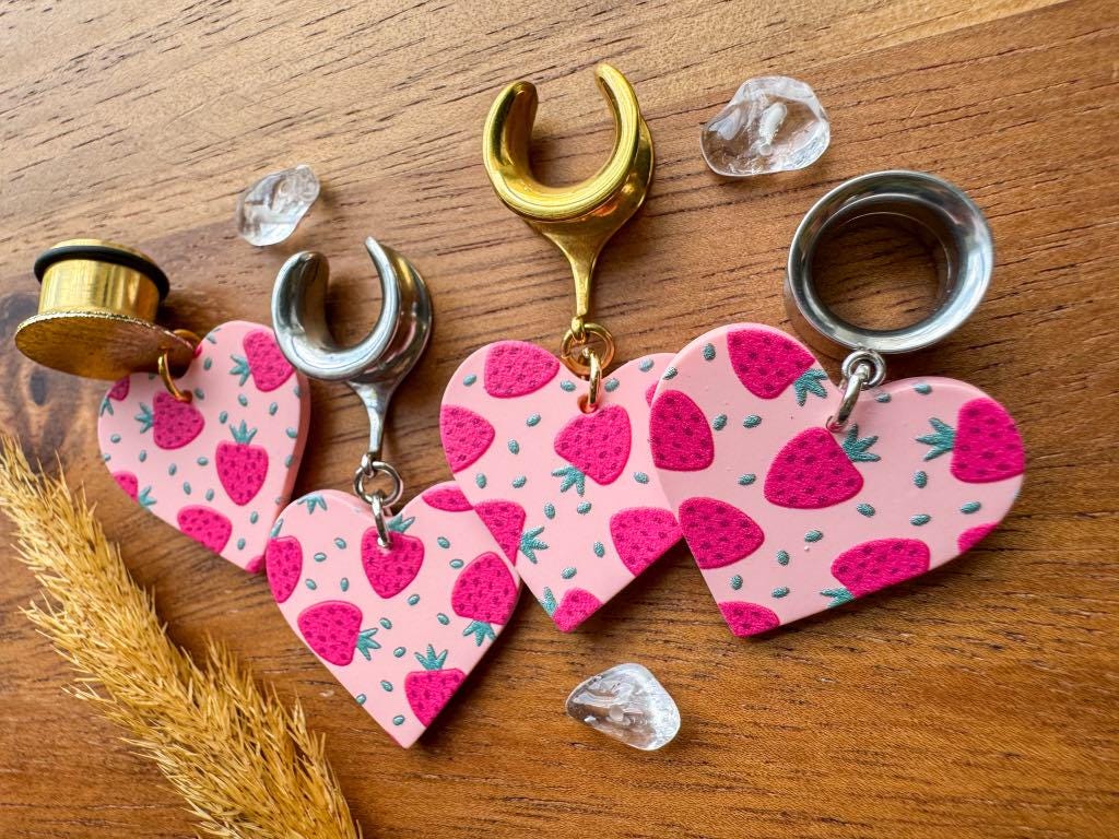 8g (3mm) - 1 3/16 (30mm) Pink Strawberry Hearts Dangle Earrings