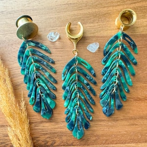 2g (6mm) - 1 3/16 (30mm) Long Dark Green Summer Palm Lightweight Drop Dangle Earrings Gauges/Earplugs Hider Plugs