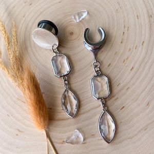 2g (6mm) - 1 3/16 (30mm) Silver Tone Plated Glass Saddles Hiders Drop Dangle Earrings Gauges/Earplugs Plugs