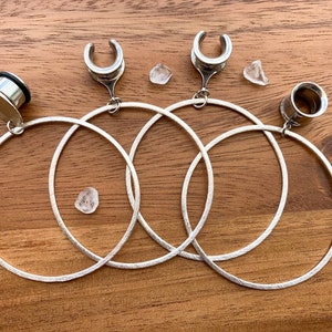 6 g (4 mm) - 1 3/16 (30 mm) grandes créoles légères argentées pendantes pendantes Jauges/bouchons d&#39;oreilles Cache-oreilles