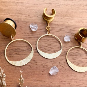 8g (3mm) - 1 3/16 (30mm) Small Gold w/Brushed Finish Lightweight Drop Dangle Earrings Gauges/Earplugs Hider Plugs