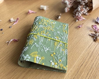 Carnet en tissu fait main “Fleurs champêtres” taille A6