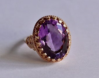A Classic 1970s (1974) Amethyst Love Motif Cocktail Ring