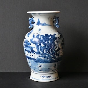中国　景徳鎮　工芸美術師　許錫媽作　青花釉裏紅花蝶文瓶　證書付　G　R6191B Shunzhi Porcelain - Etsy