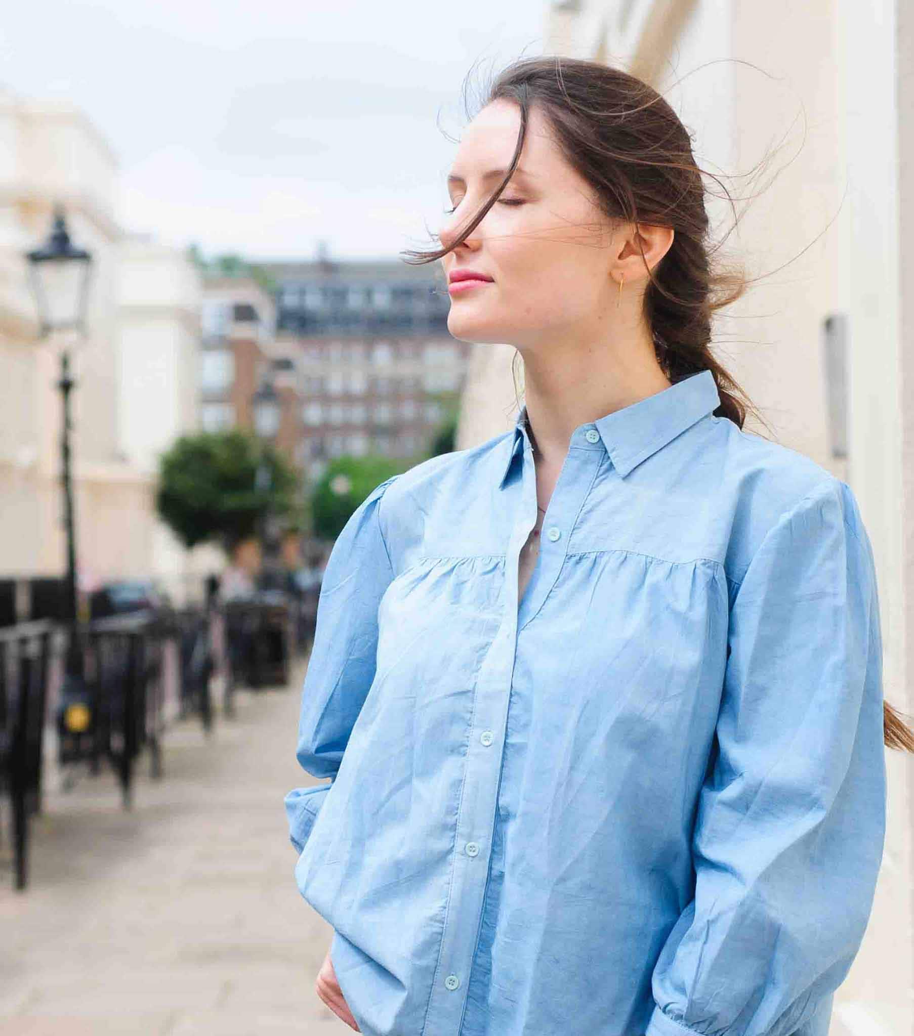Blusa feminina de algodão orgânico azul claro top índigo tingido natural