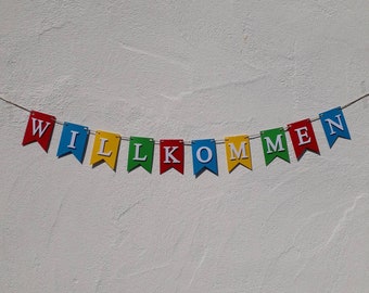 Willkommen Girlande in kräftig bunten Farben mit weißer Schrift Wimpelkette