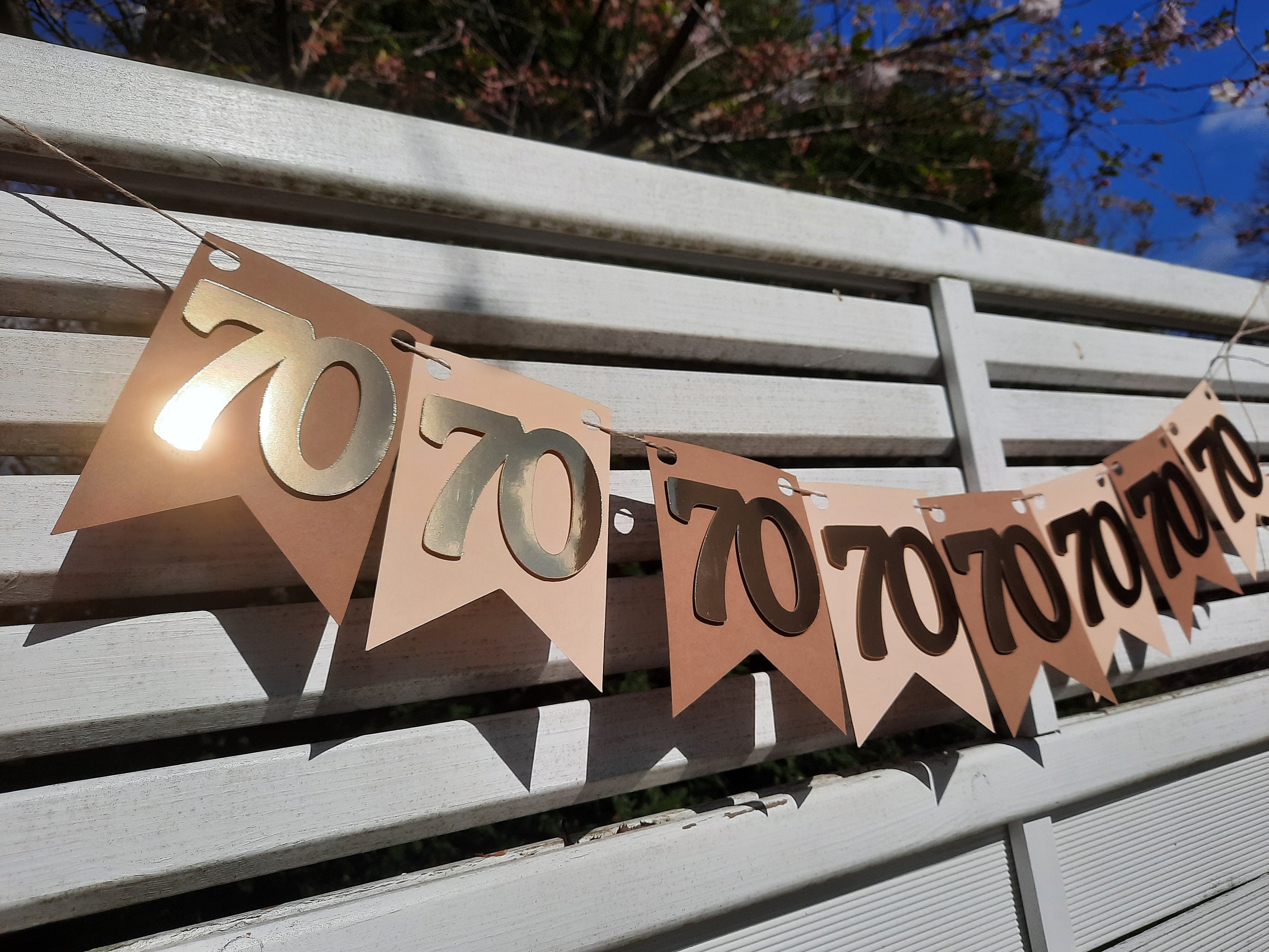 Wimpelkette Happy 75th Birthday, Rotgold, Mit Banner, Dreiecksflaggen Und 8 Hängenden Wirbeln