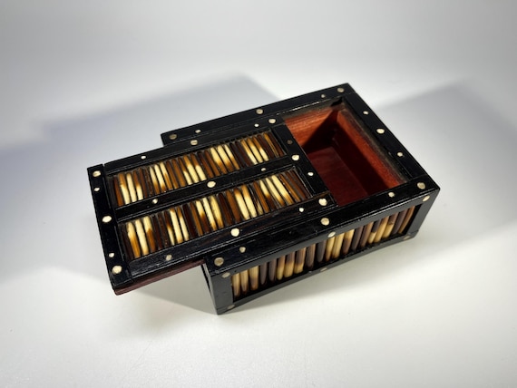 Exquisite Petite Ceylonese Porcupine Quill Keepsake Box Circa 1920's