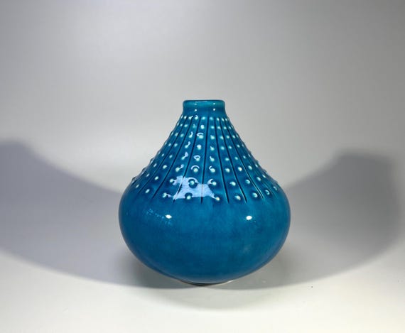 Reserved. Tactile, Understated Vase By Dietlinde Hein, Knabstrup, Denmark. c1960