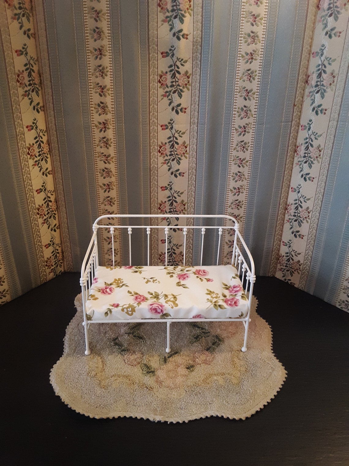 1 12 dollhouse bed