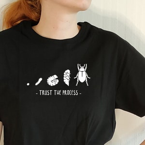 Evolutions shirt with beetle - oversized fit - Trust the Process - motivational shirt also in plus sizes