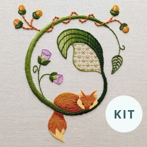 Fox crewelwork embroidery kit, Fox thread painting embroidery kit and stitching tutorial, Elara Embroidery DIY hoop art kit with wool thread