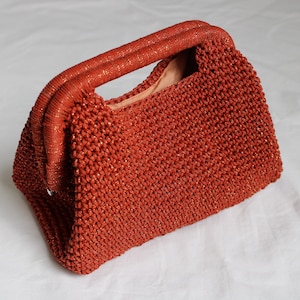 Handgefertigte Handtasche aus burgunderbraunem Polypropylen