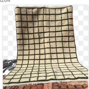 Aangepaste Marokkaanse geruit, op maat gemaakt tapijt, schaakbordkleed, Beni ourain tapijt, wit raster en olijfgroene strepen, GRID MAROKKO RUG