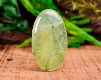 36 karat naturlig prehnit cabochon, grön prehnit oval formad cabochon lös ädelsten för smycken, ca 31 x 18 x 7 mm