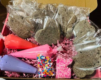 DIY Cookie Kit - Valentines Day Themed/Cuties Day/ Love/ Date Night/ Friends/ Cookies and Cream Sugar Cookies