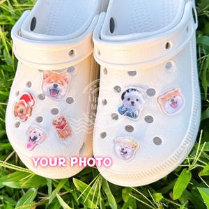 Custom Shoe Charms Personalized Acrylic Shoe Charms with Dog Pet Photo DIY Shoe Pins Accesorios for Shoe Decoration Gifts Boys Girls Kids