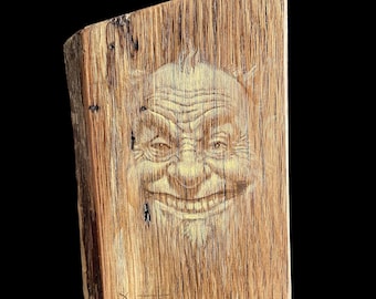 Lutin taquin peint sur bois massif, trogne. Bois magique de Roland Perret